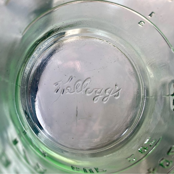 Kellogg’s Depression Glass Measuring Cup - Picture 8 of 8